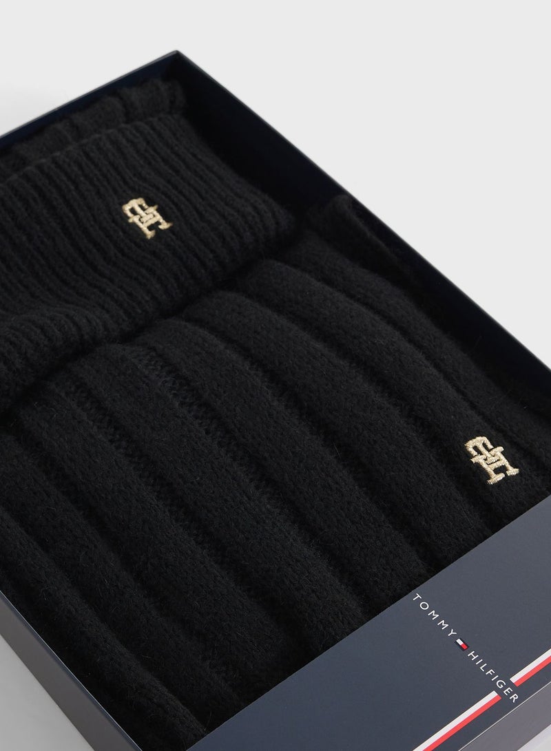 Logo Beanie & Scarves Set