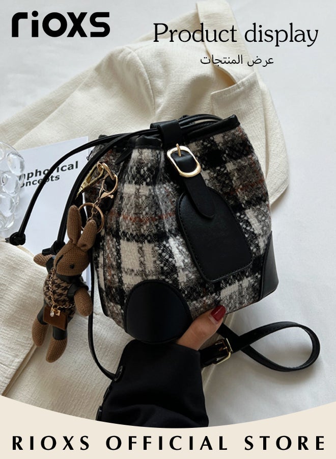 Women's Multifunctional Bucket Bag with Magnetic Buckle Closure and Bunny Pendant, Retro Tote Shoulder Bag, Small Trendy Crossbody Bag with Plaid Design, Made of PU Leather with Clean Edges and Seams, Perfect for Using in Office, Dating or Other Daily Occasions, 20*11*17CM