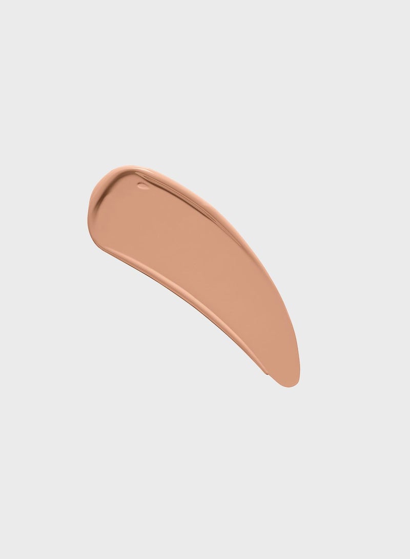 Born To Glow Radiant Foundation - Soft Beige