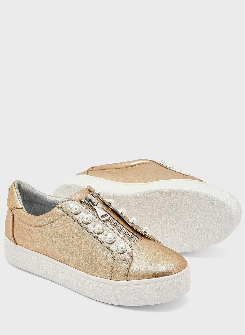 Lynn Low Top Sneakers