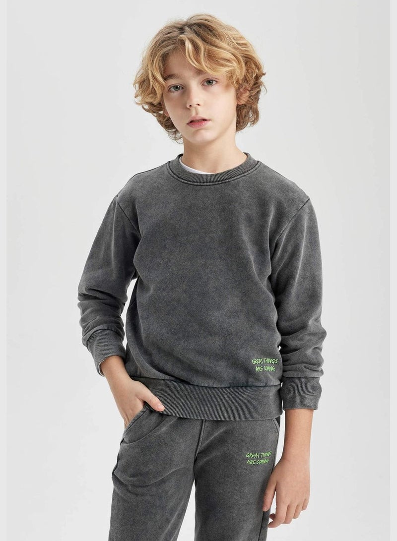 Boy Oversize Fit Crew Neck Long Sleeve Knitted Sweatshirt