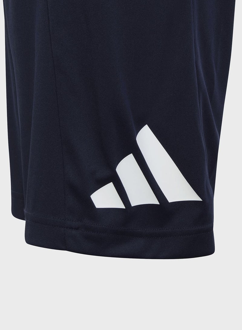 Train Essential Logo Shorts
