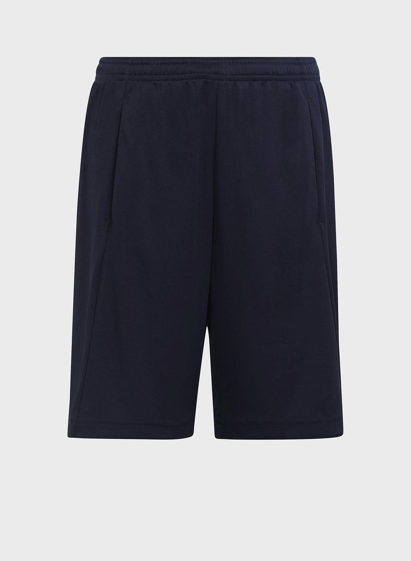 Train Essential Logo Shorts