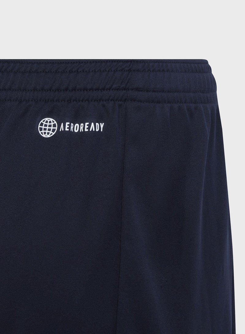 Train Essential Logo Shorts