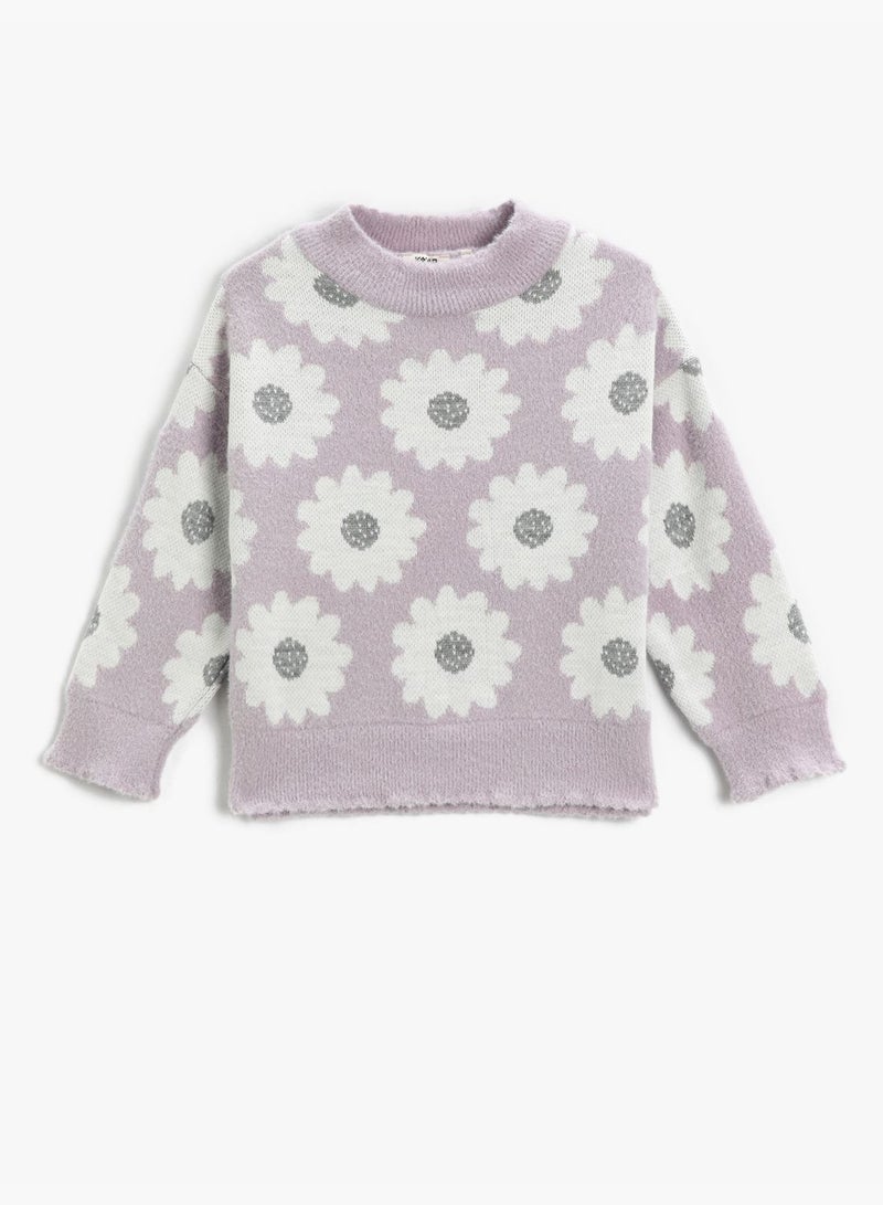 Daisy Patterned Sweater in Soft Pile