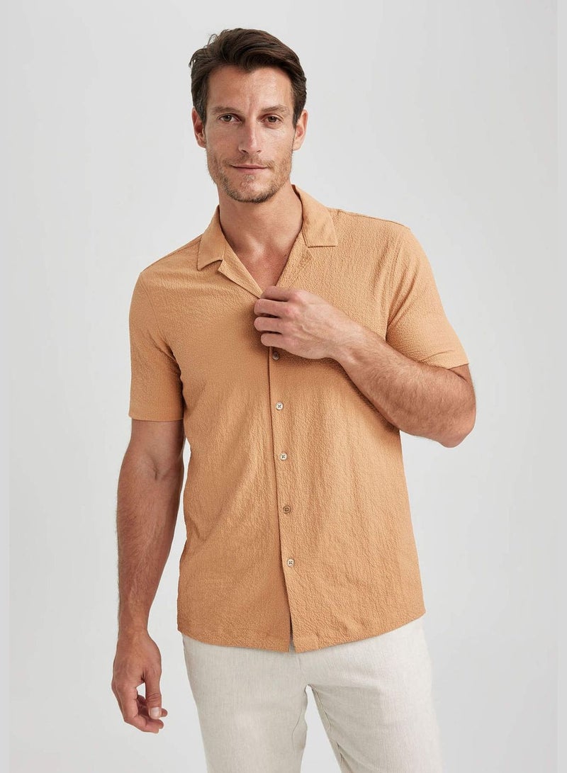 Man Woven Short Sleeve Shirt