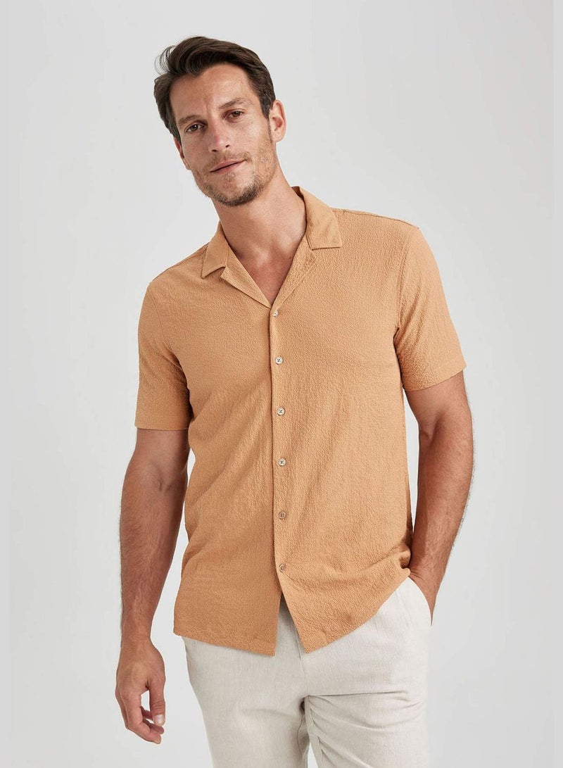 Man Woven Short Sleeve Shirt