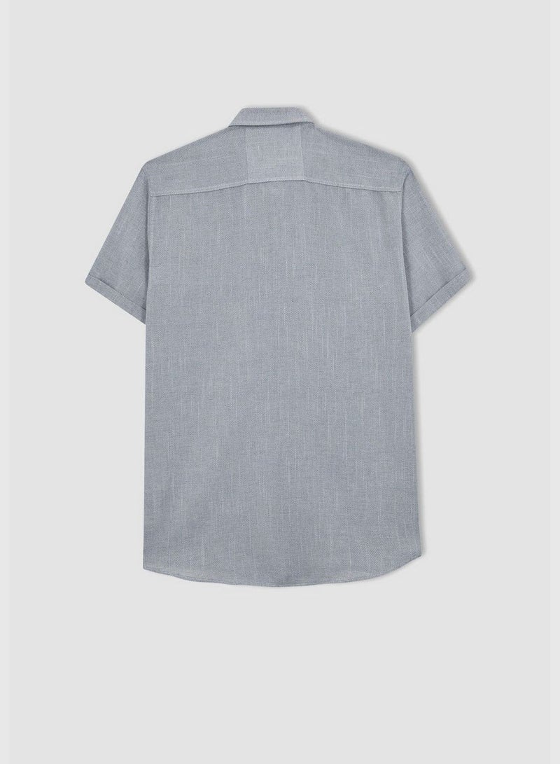 Man Woven Short Sleeve Shirt