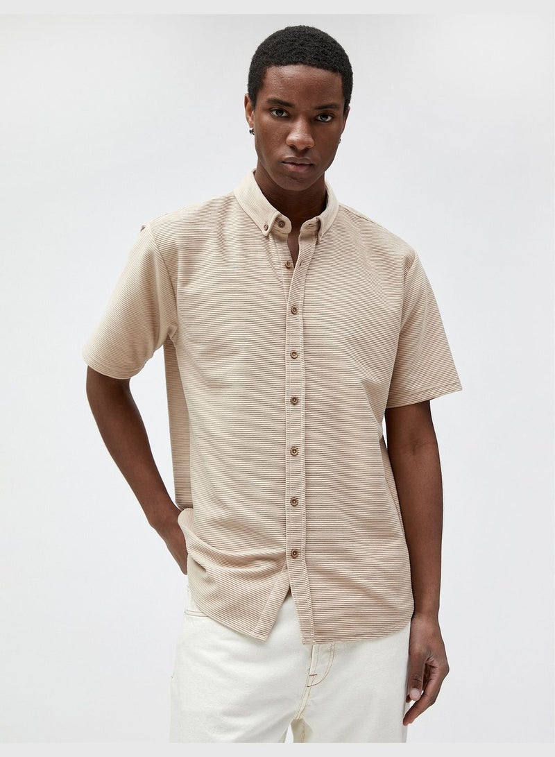 Basic Short Sleeve Shirt Tissued Classic Neck Buttoned