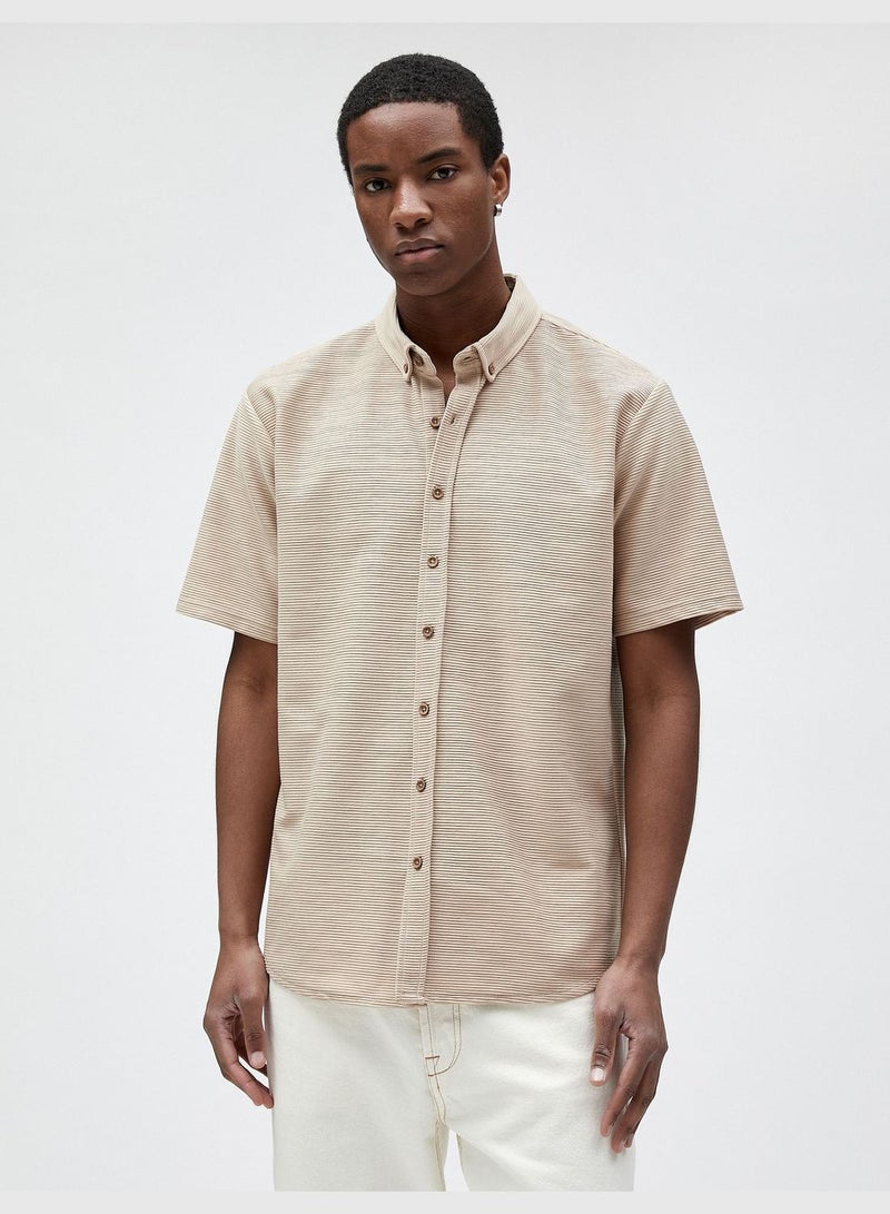 Basic Short Sleeve Shirt Tissued Classic Neck Buttoned