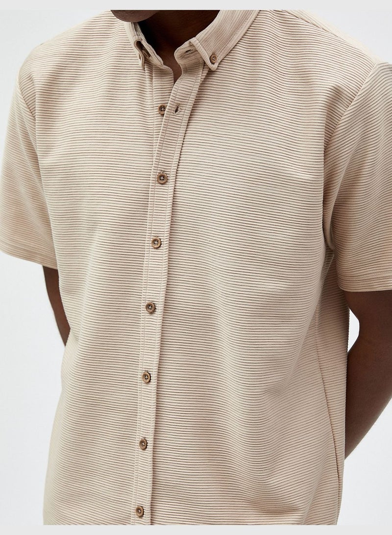 Basic Short Sleeve Shirt Tissued Classic Neck Buttoned