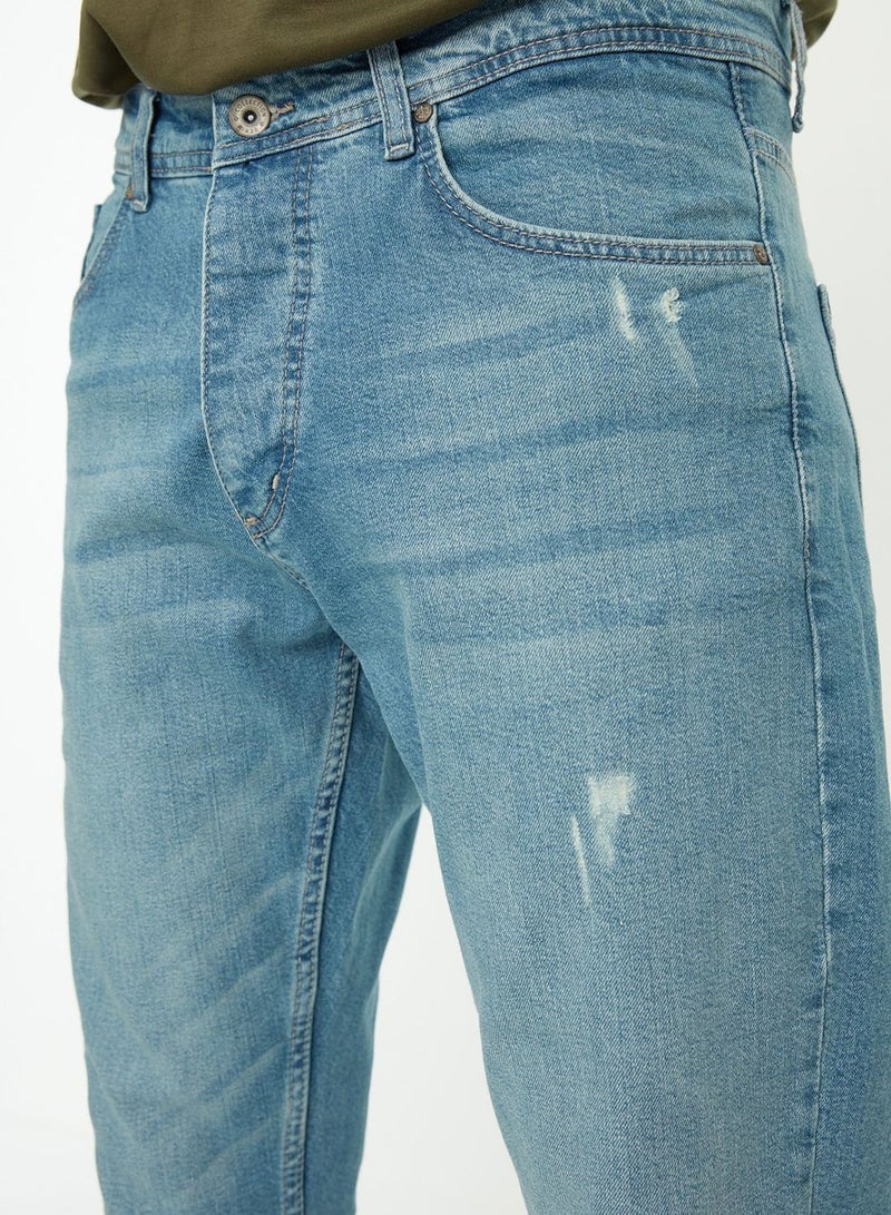 Distressed Skinny Fit Jeans