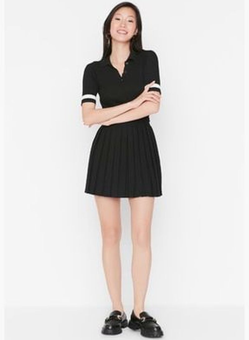 Black Pleated Mini Woven Skirt TWOAW21ET0111
