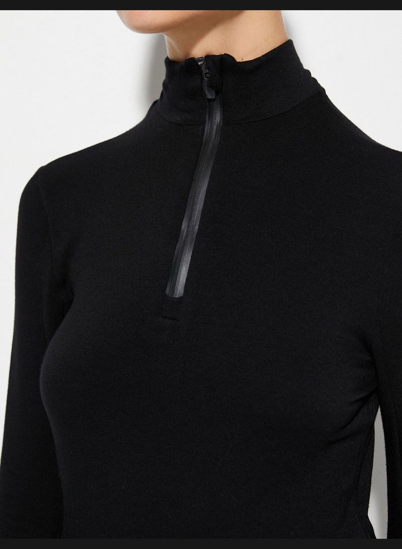 Half Zipper Detail High Neck Long Sleeve Ski T-Shirt