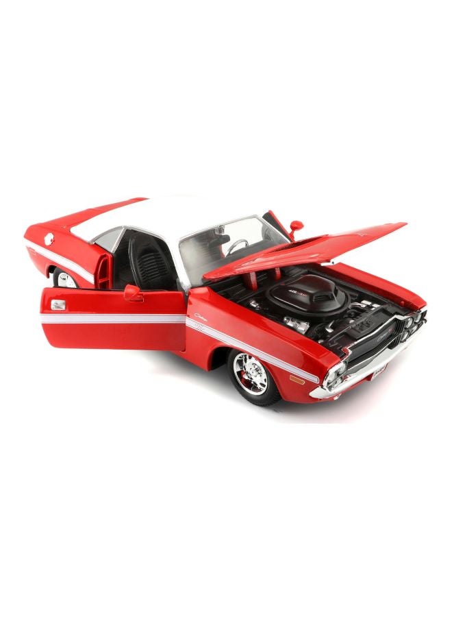 1970 Dodge Challenger R/T Coupe Scale Model Vehicle 31263 6.5inch