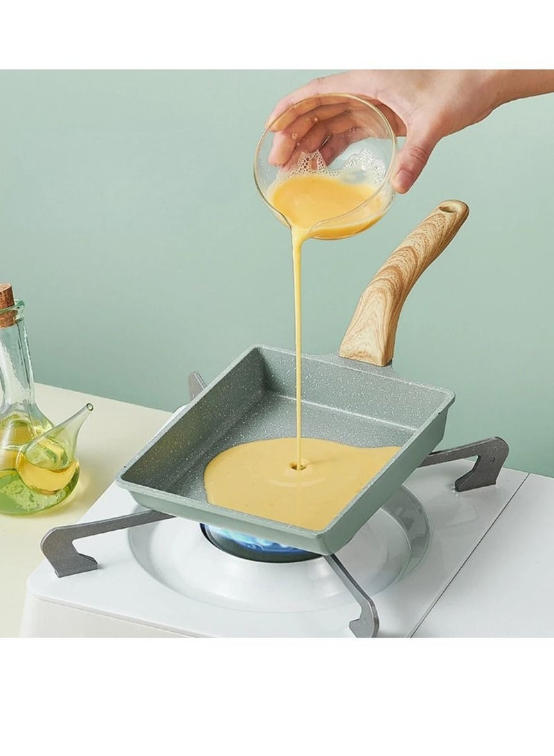 Omelette frying pan, with wooden handle, high quality, rectangular non-stick shape.