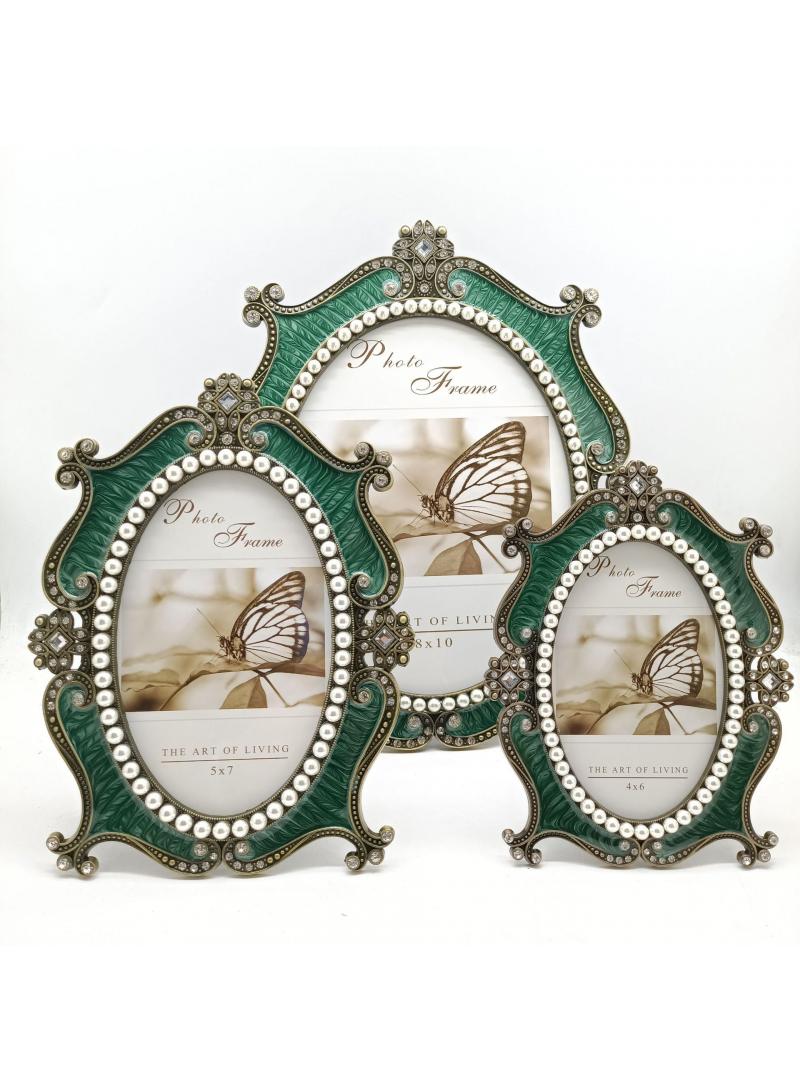 Fashionable retro metal frame with lightweight home decor embellishments of 6 inches