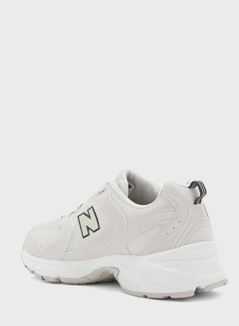 530 Sneakers Running Course