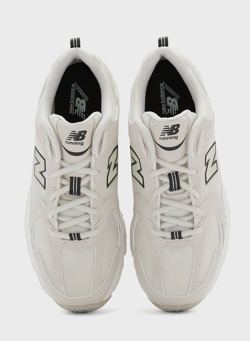 530 Sneakers Running Course