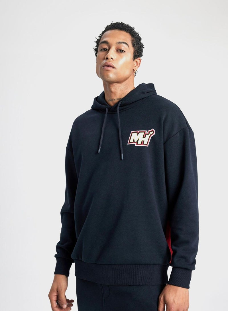 Man Licensed Miami Heat (Nbamia1000) Oversize Fit Sweat Shirt