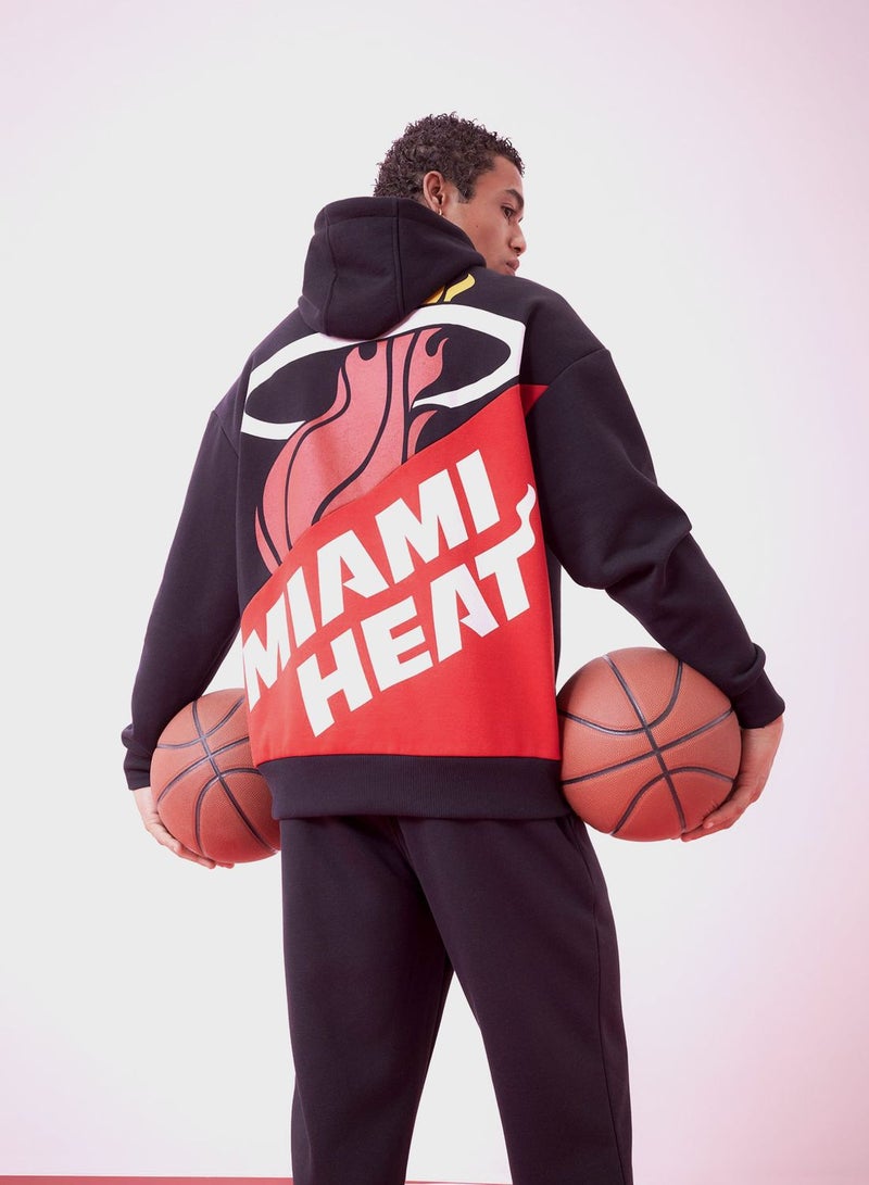 Man Licensed Miami Heat (Nbamia1000) Oversize Fit Sweat Shirt