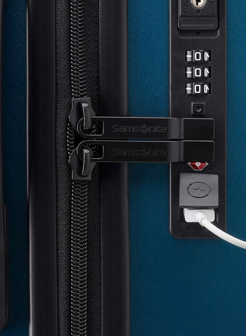 Sentinel Carry-on Spinner Luggage With Dual Sided TSA Lock and USB Port