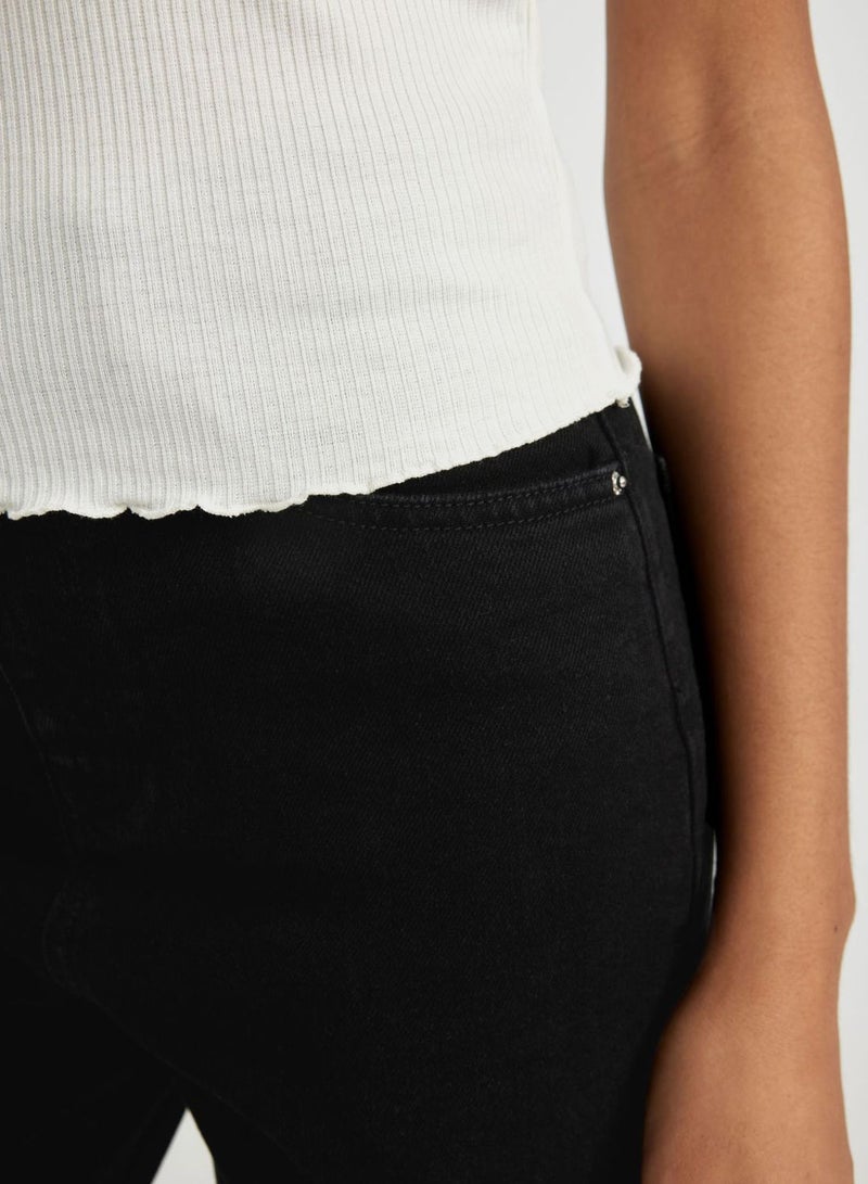 Woman Fitted Short Sleeve T-Shirt