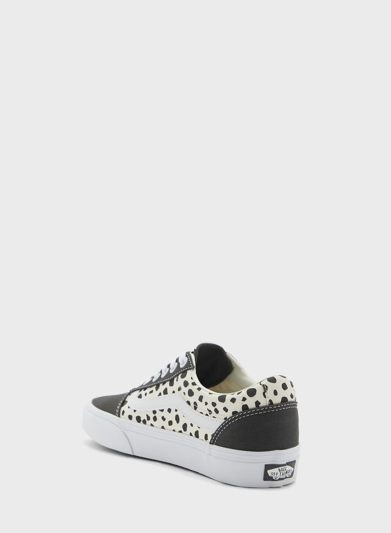 Essential Asher Sneakers