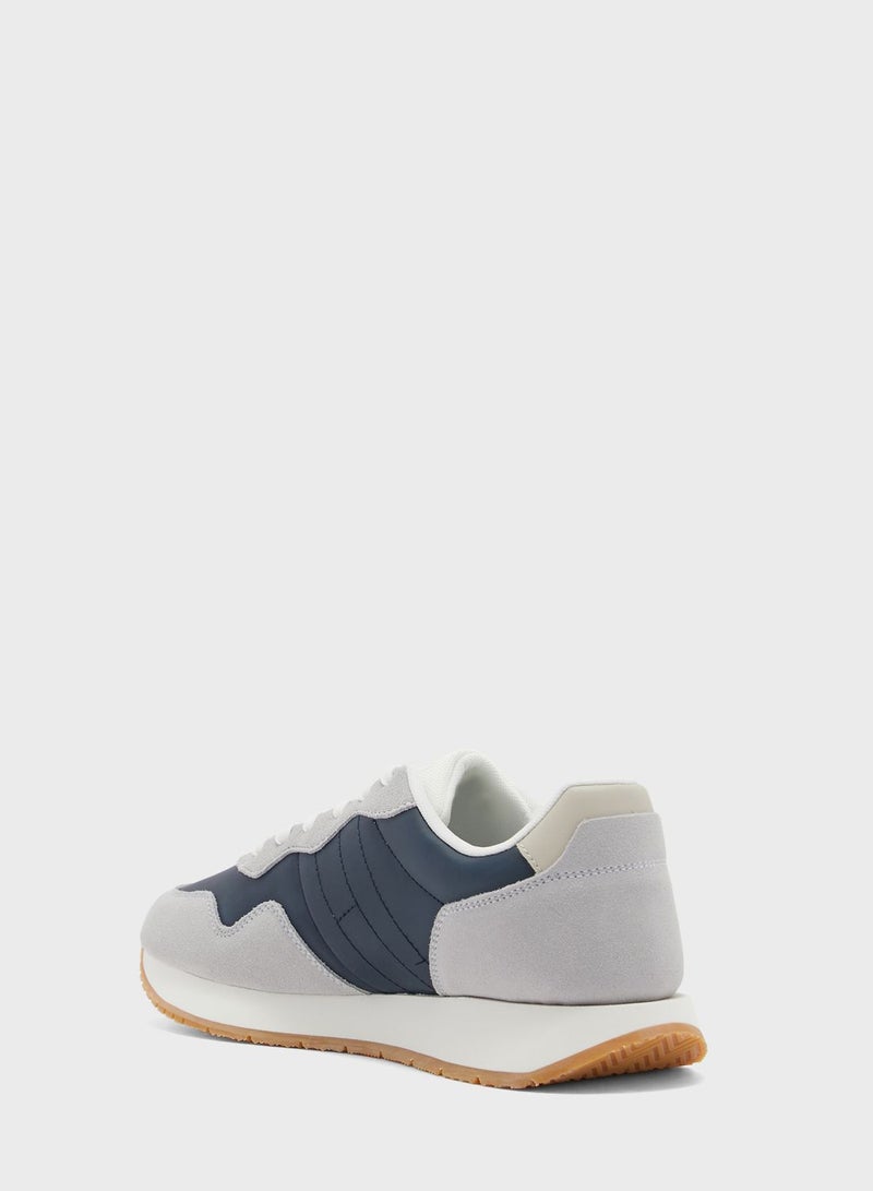 Casual Runner Low Top Sneakers