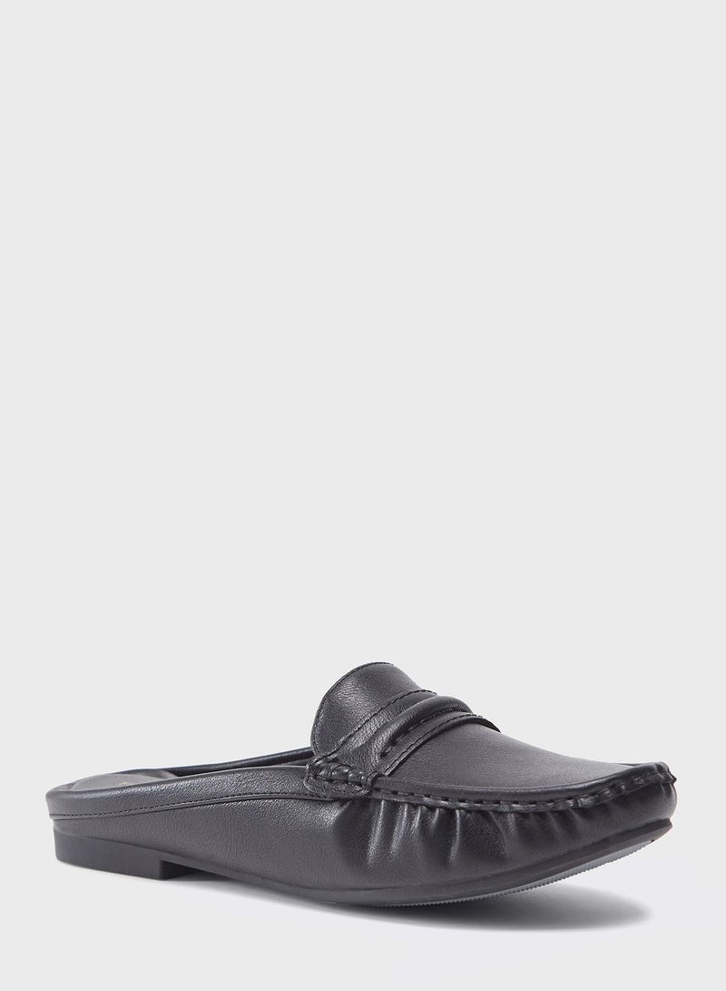 Essential Flat Moccasins