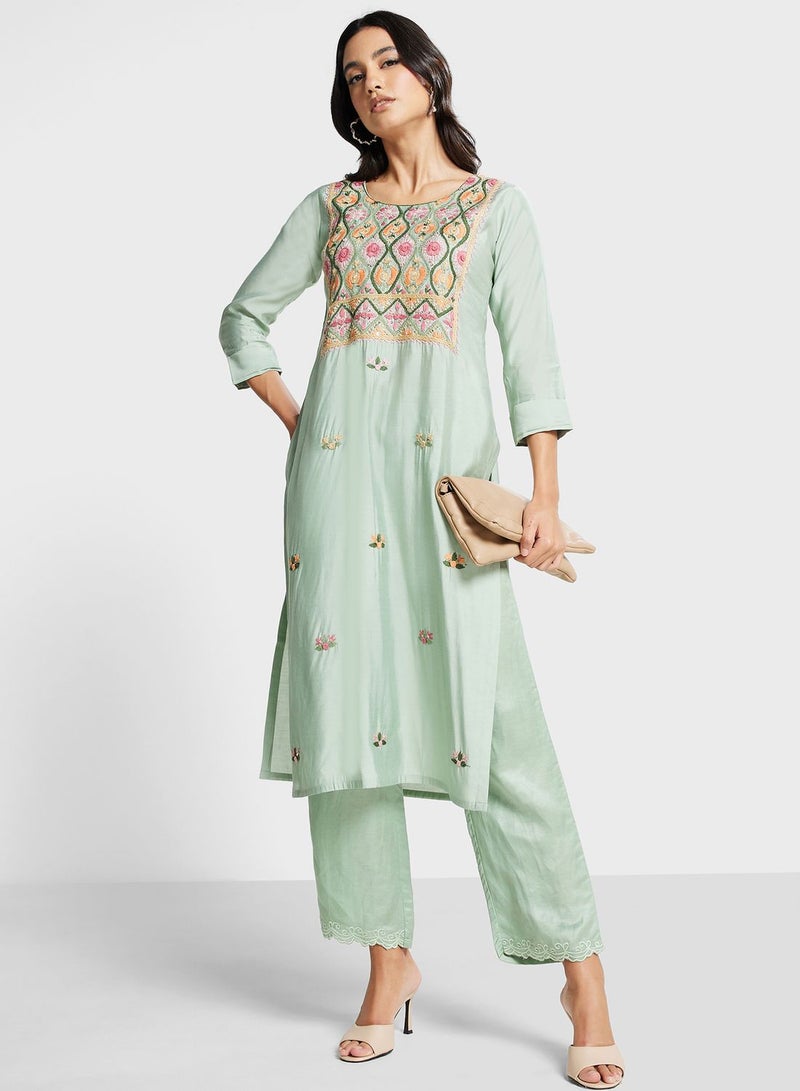 Embroidered Floral Print Kurti
