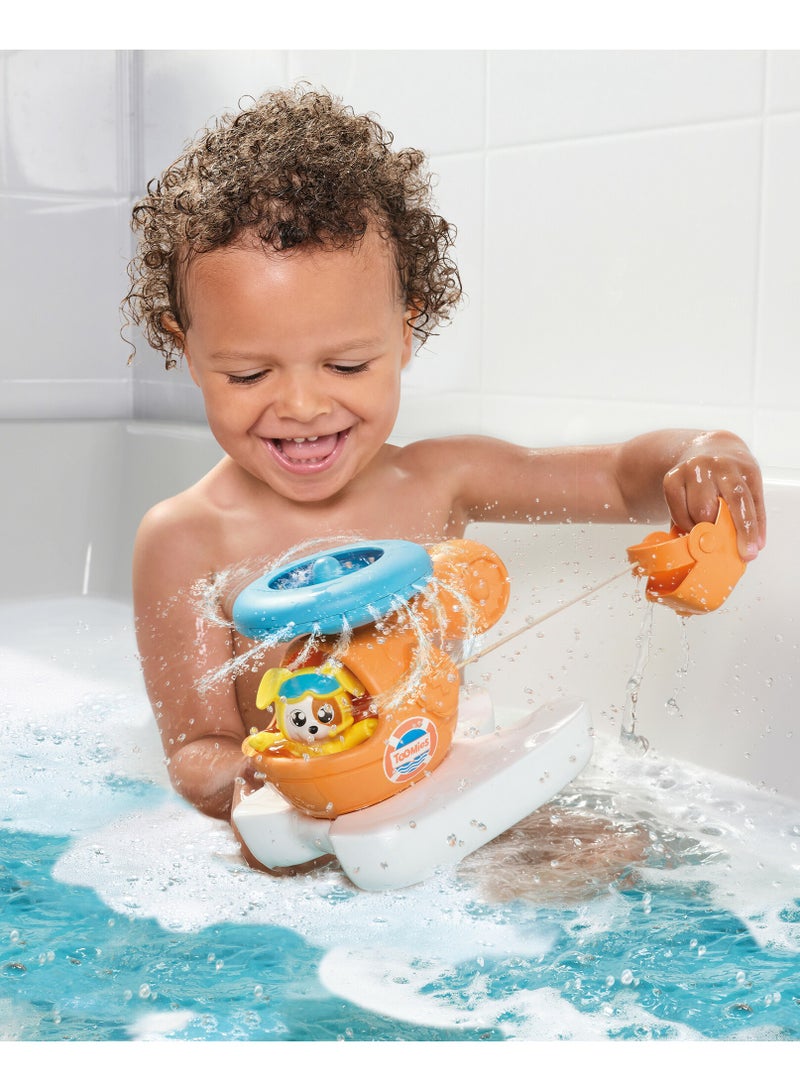 Toomies Tomy Splash & Rescue Helicopter Water Spinning Bath Floating Toy - Ocean Rescue Action with Squirting Pilot, Pouring Dolphin, and 360° Rotor Spray - Multi-colored