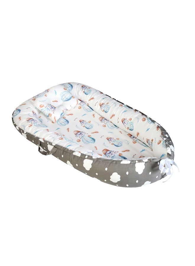 The crib is a folding, removable, washable, portable, fully enclosed bionic baby mattress.