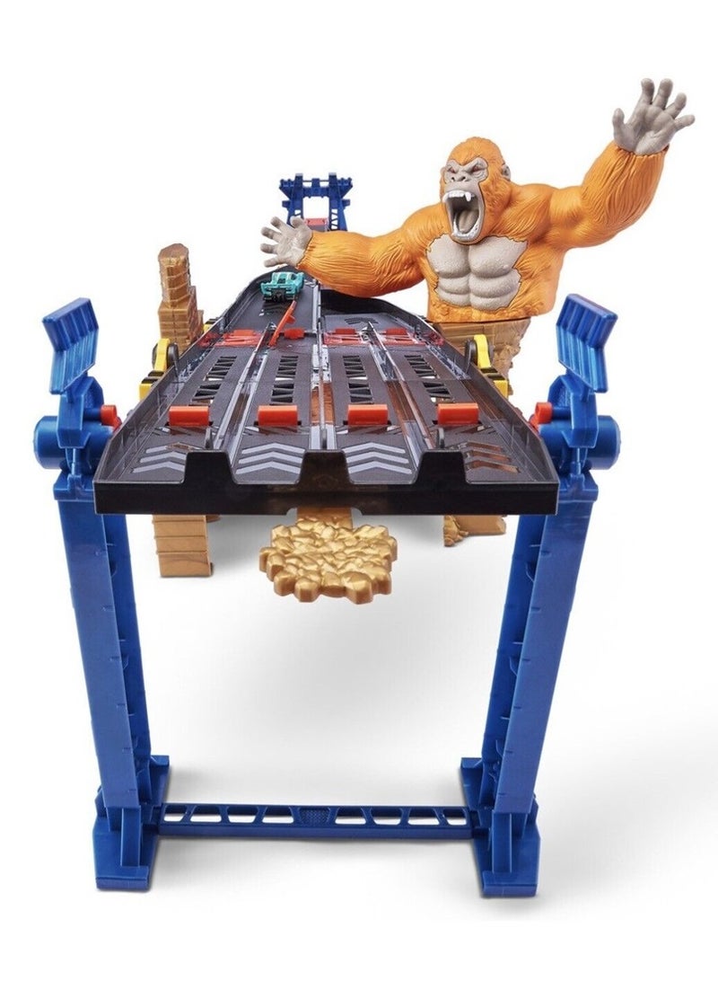 METAL MACHINES 4-Lane Gorilla Attack Track set For Ages 4+