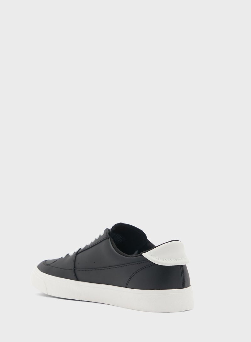 Casual Low Top Sneakers