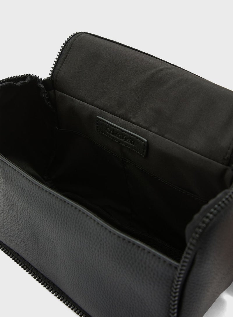 Logo Washbag