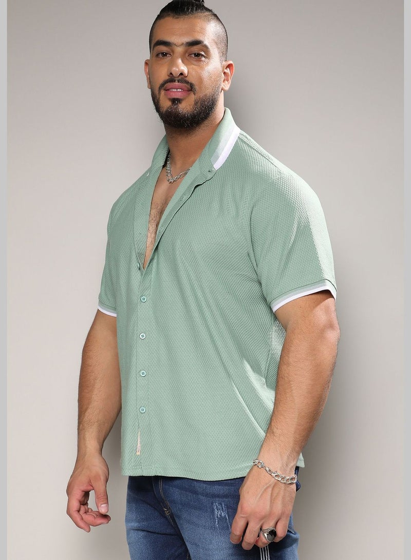 Solid Spread Collar Short Sleeve Shirt