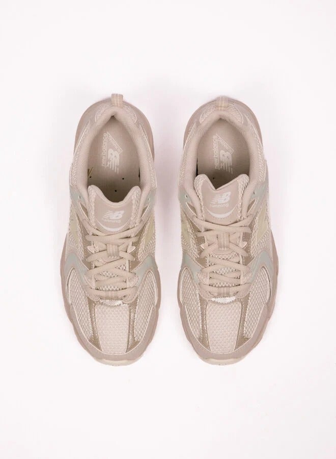 530 Sneakers