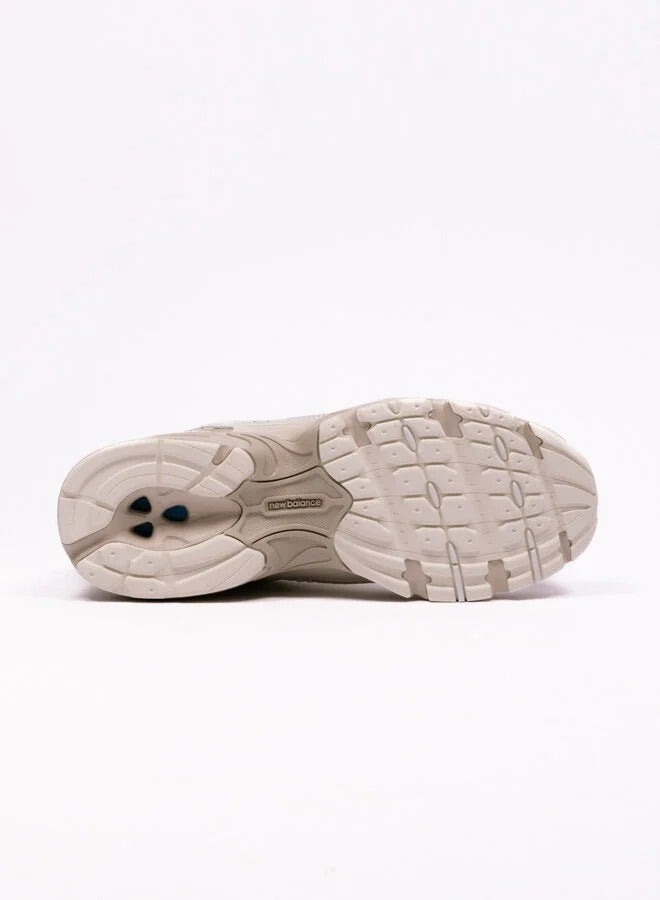 530 Sneakers