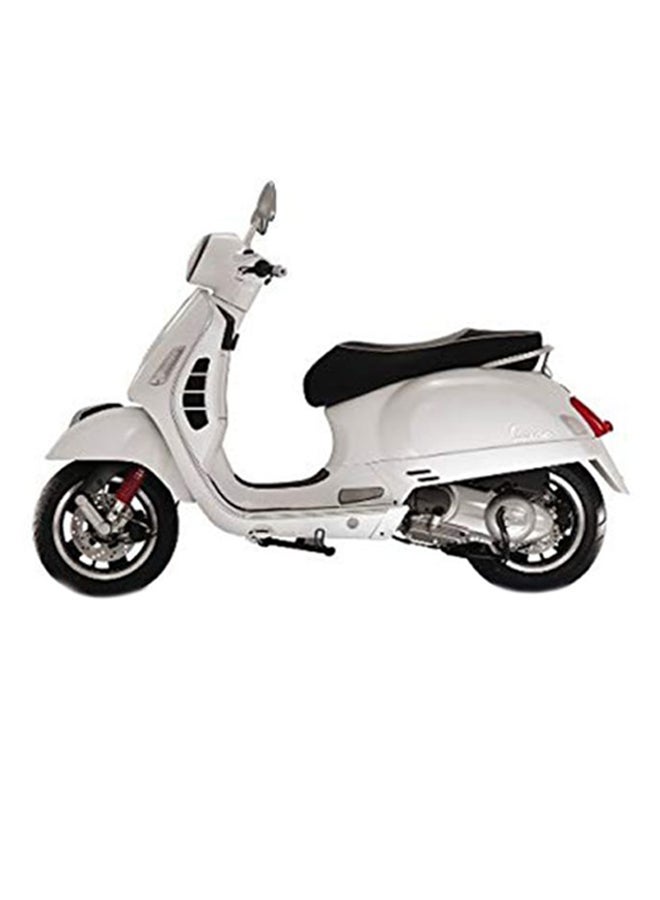 Vespa GTS 300 Super Scooter