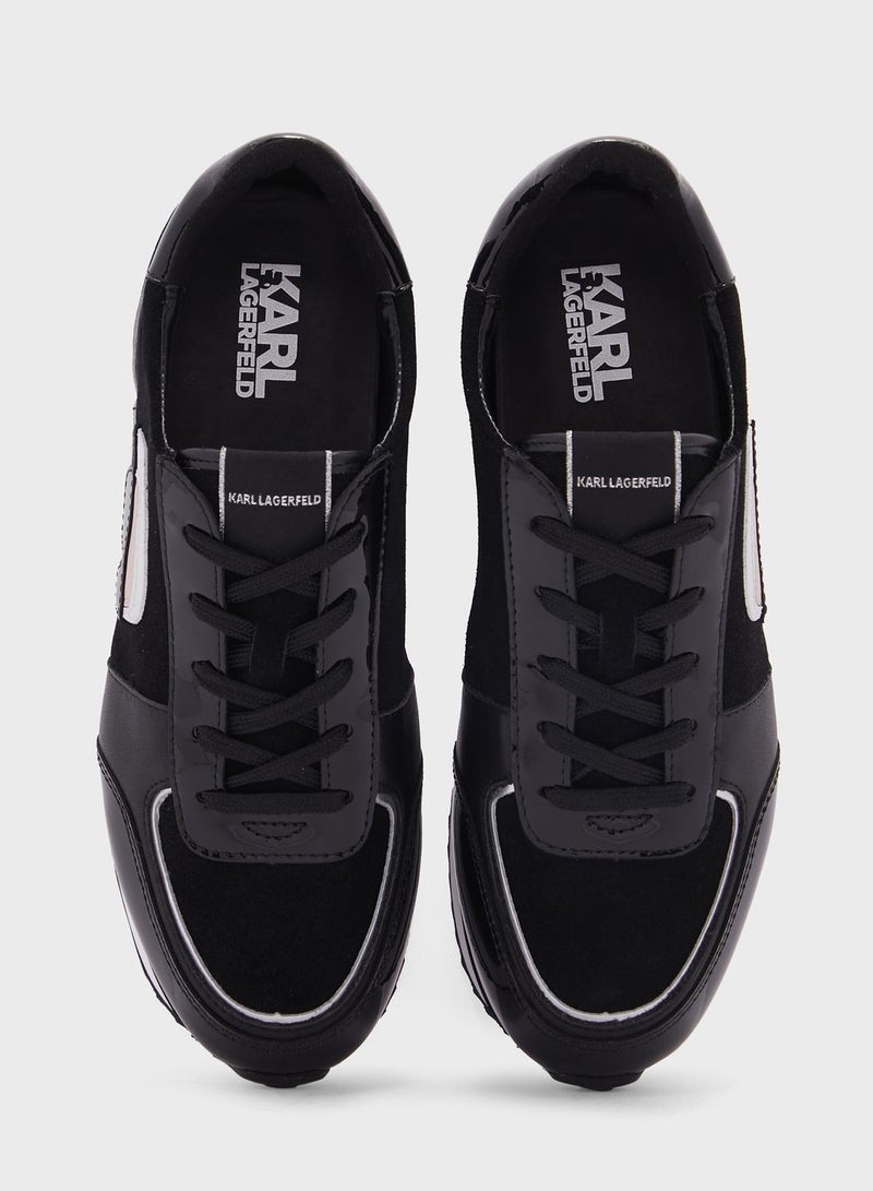 Velocita Low-Top Sneakers