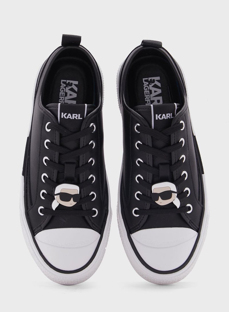 Kampus Low-Top Sneakers