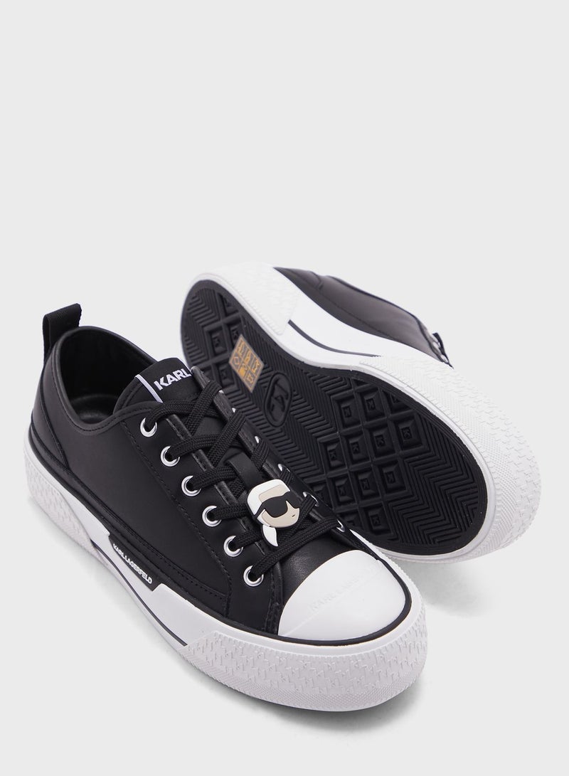 Kampus Low-Top Sneakers