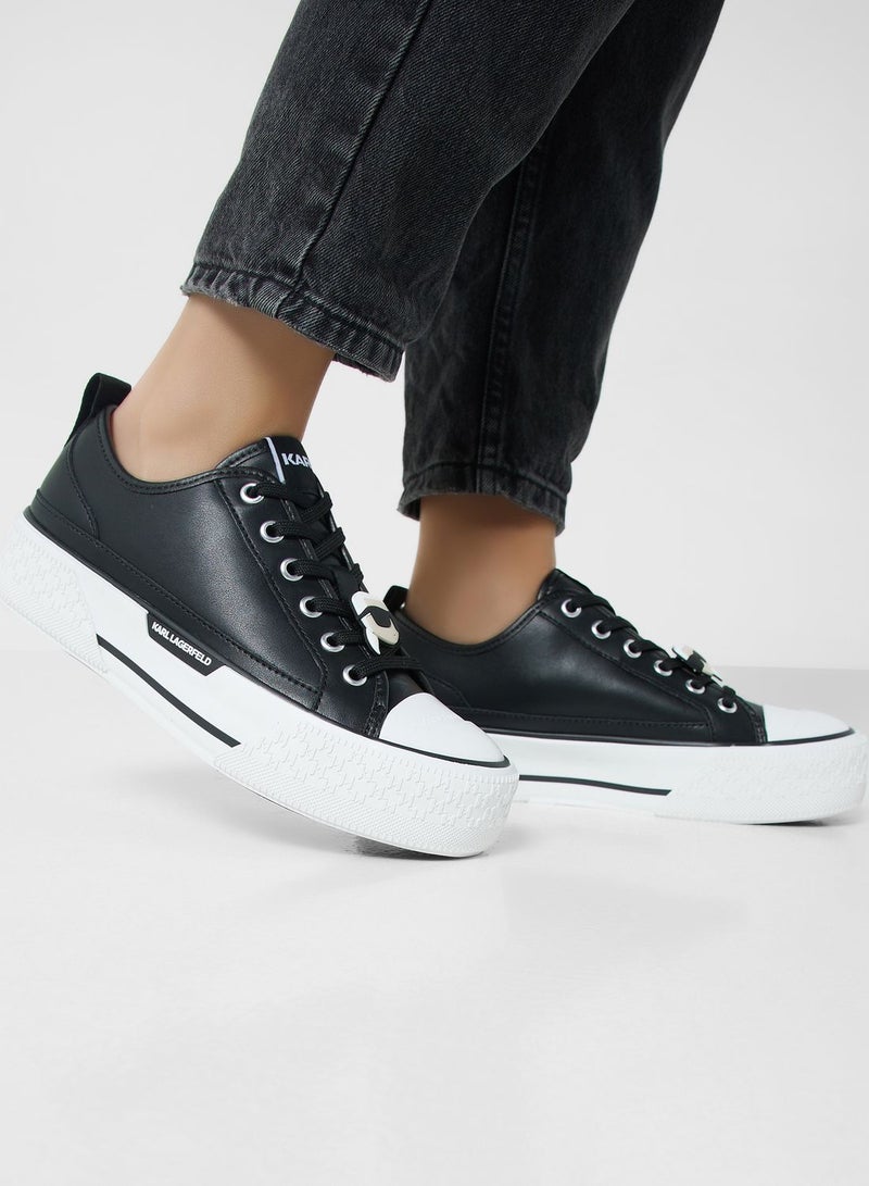 Kampus Low-Top Sneakers