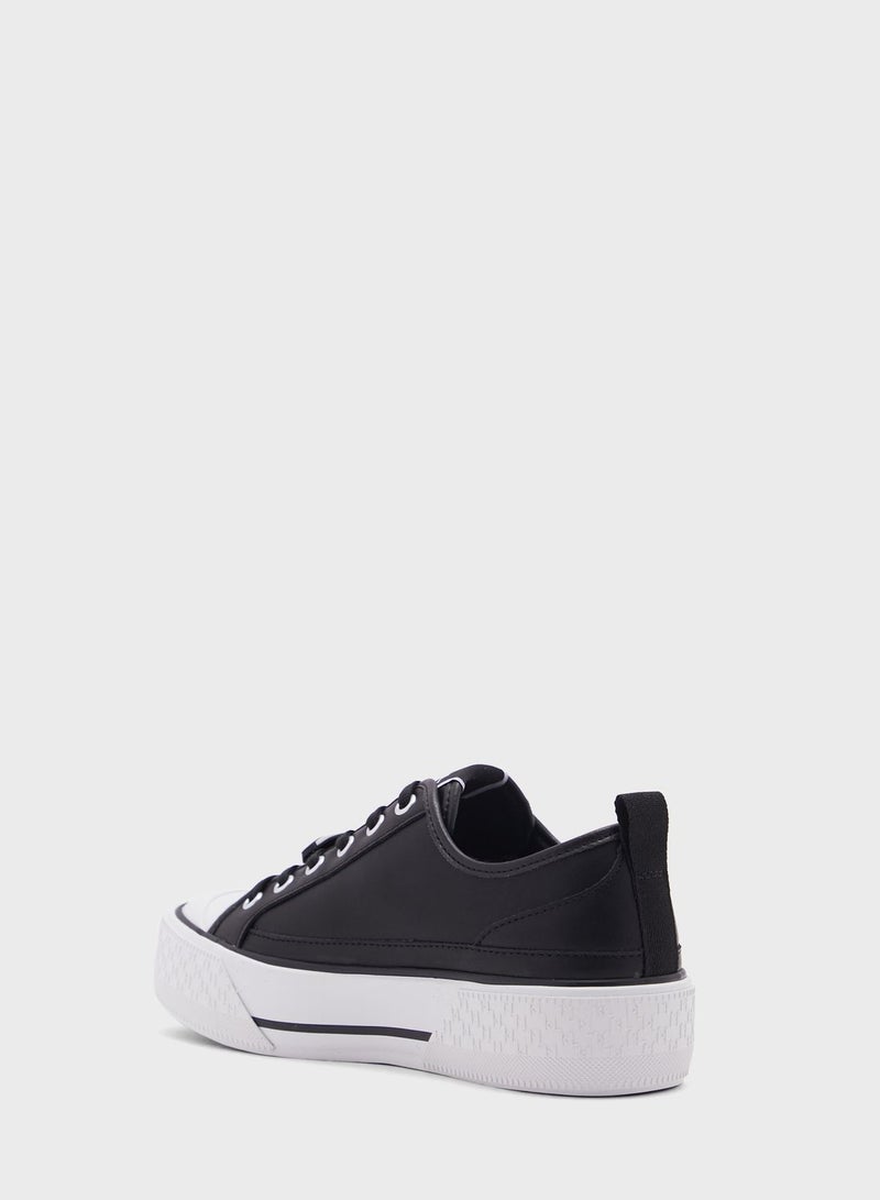 Kampus Low-Top Sneakers