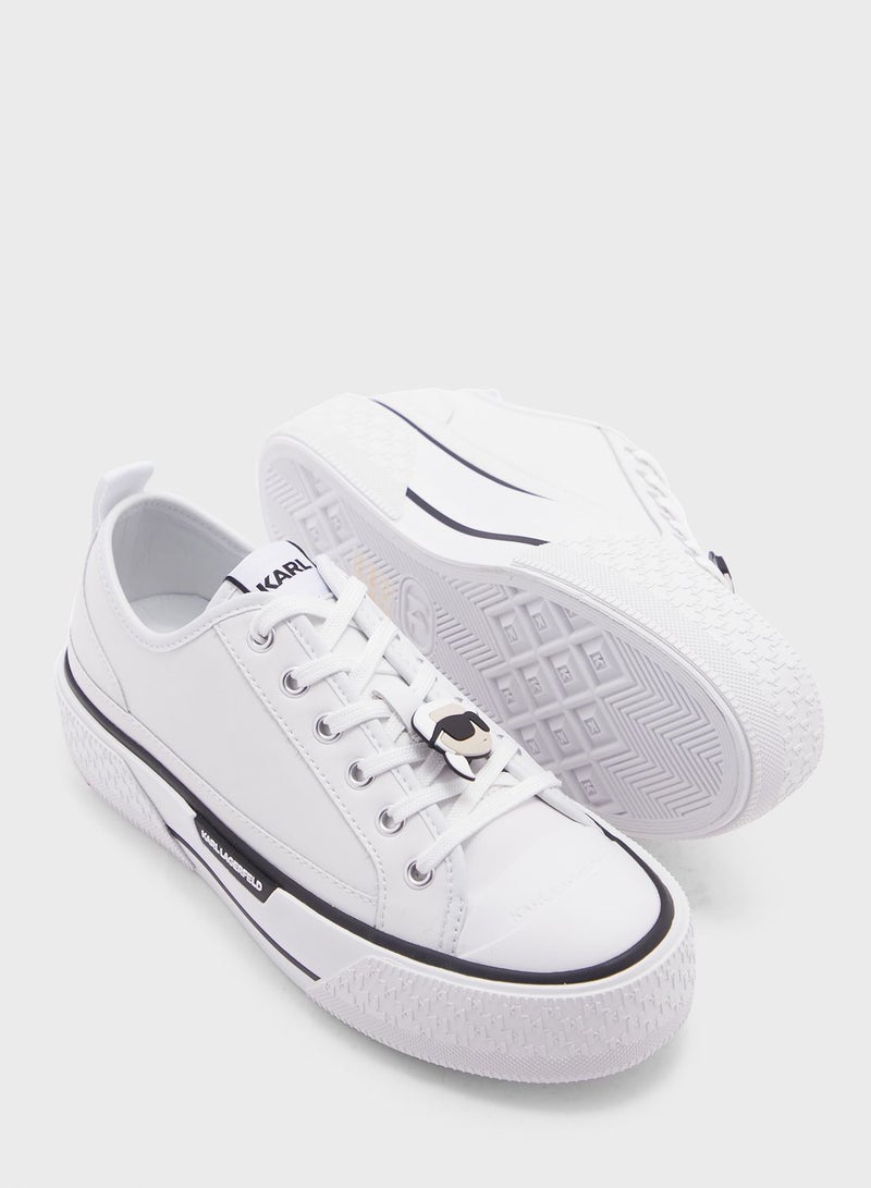 Kampus Low-Top Sneakers