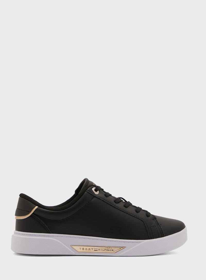 Chic Court Low Top Sneakers