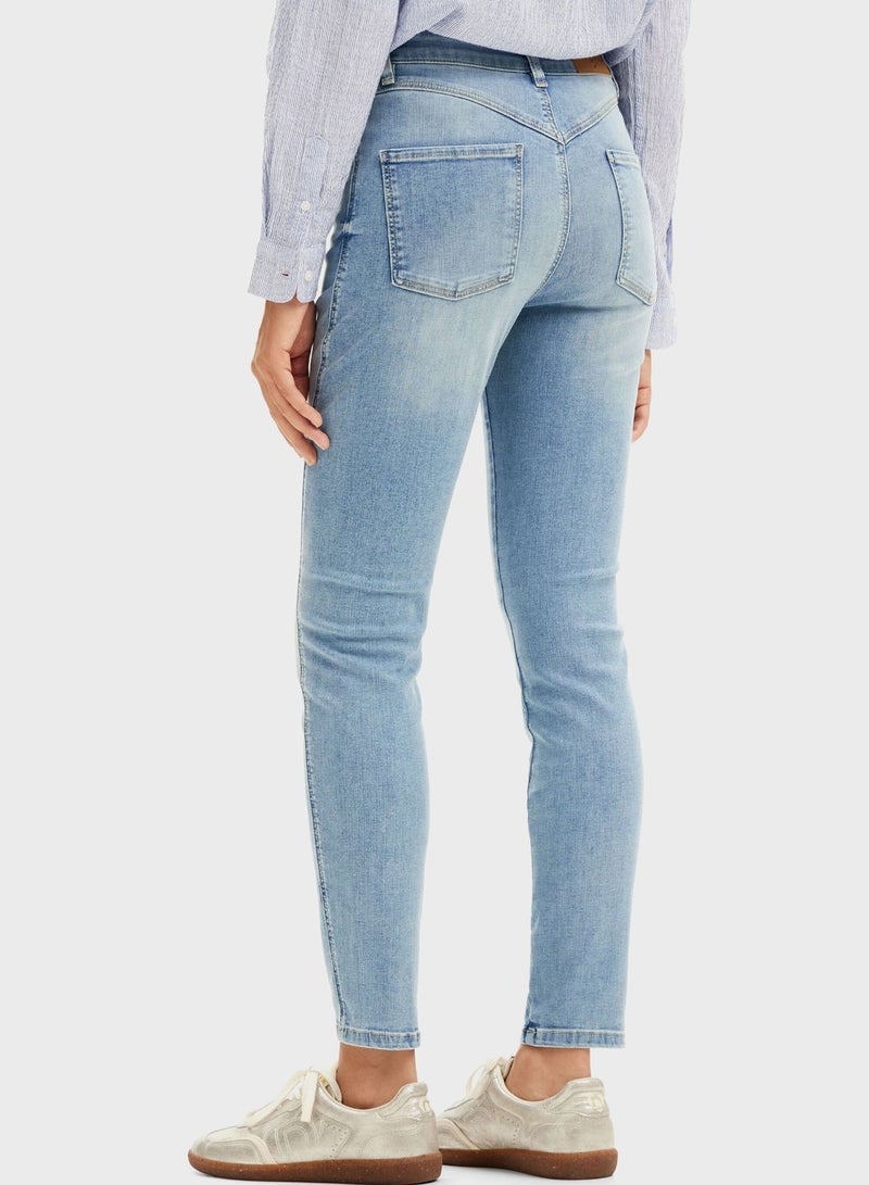 Push-Up Skinny Jeans