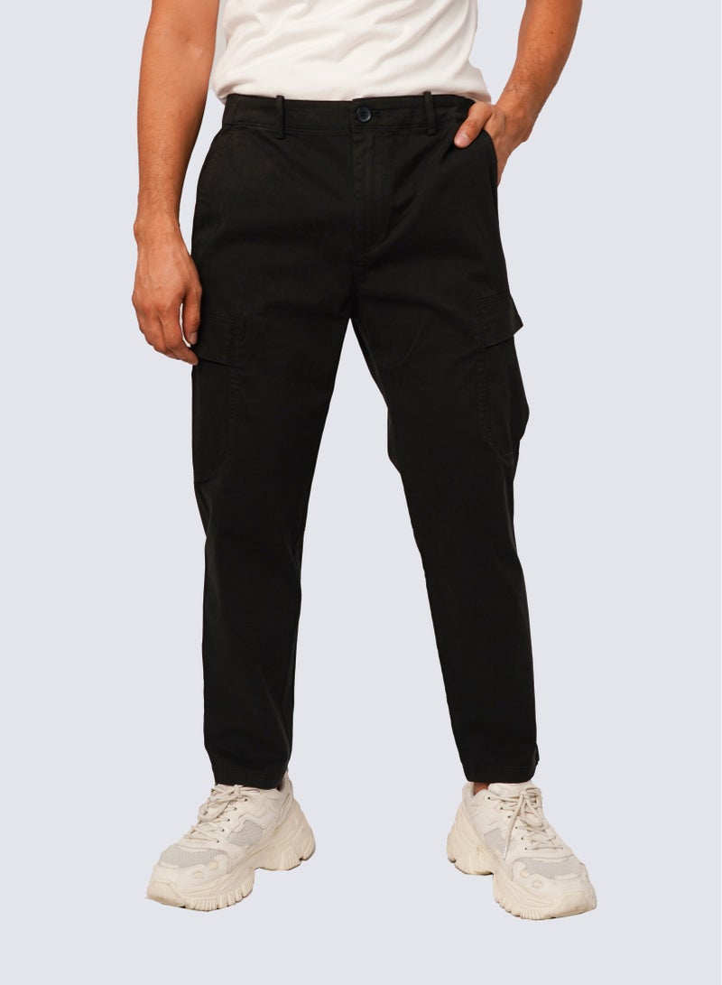 Men's Multi-Pocket Straight Leg Cargo Pants in Very Black