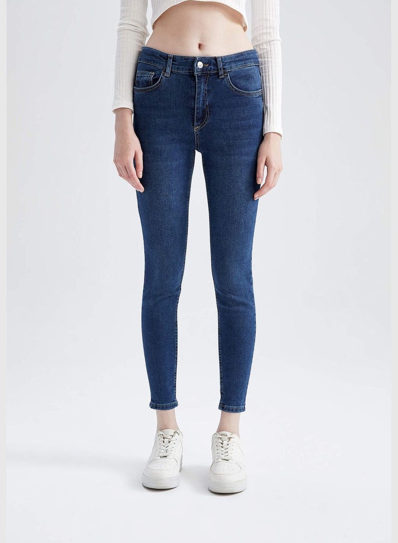 Woman Skinny Fit Denim Trousers